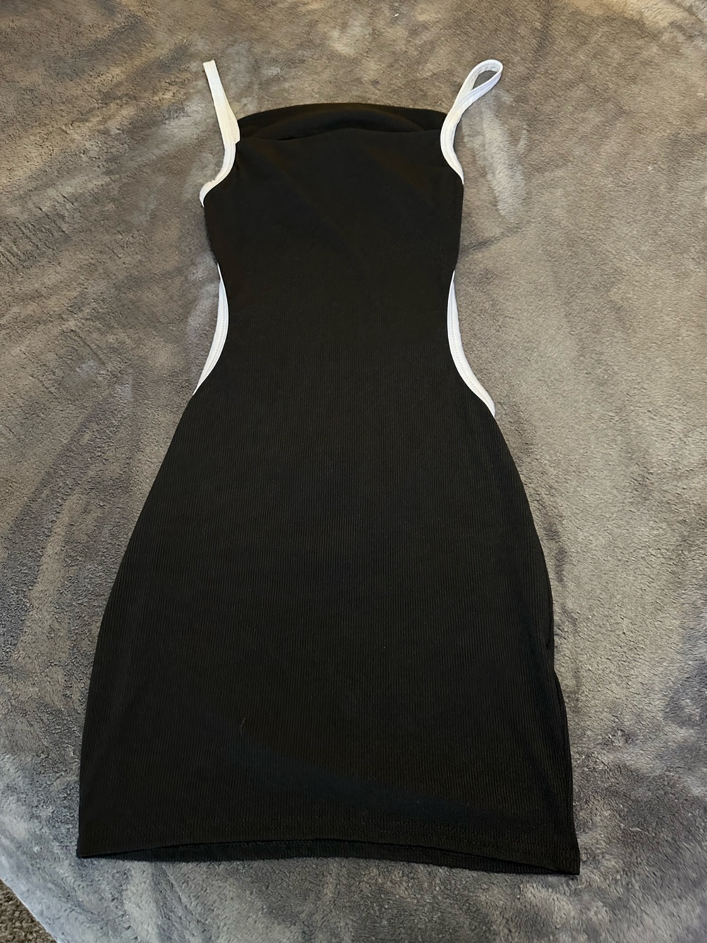 Black Mini Dress with open back White Trim — Sleek Tank Bodycon